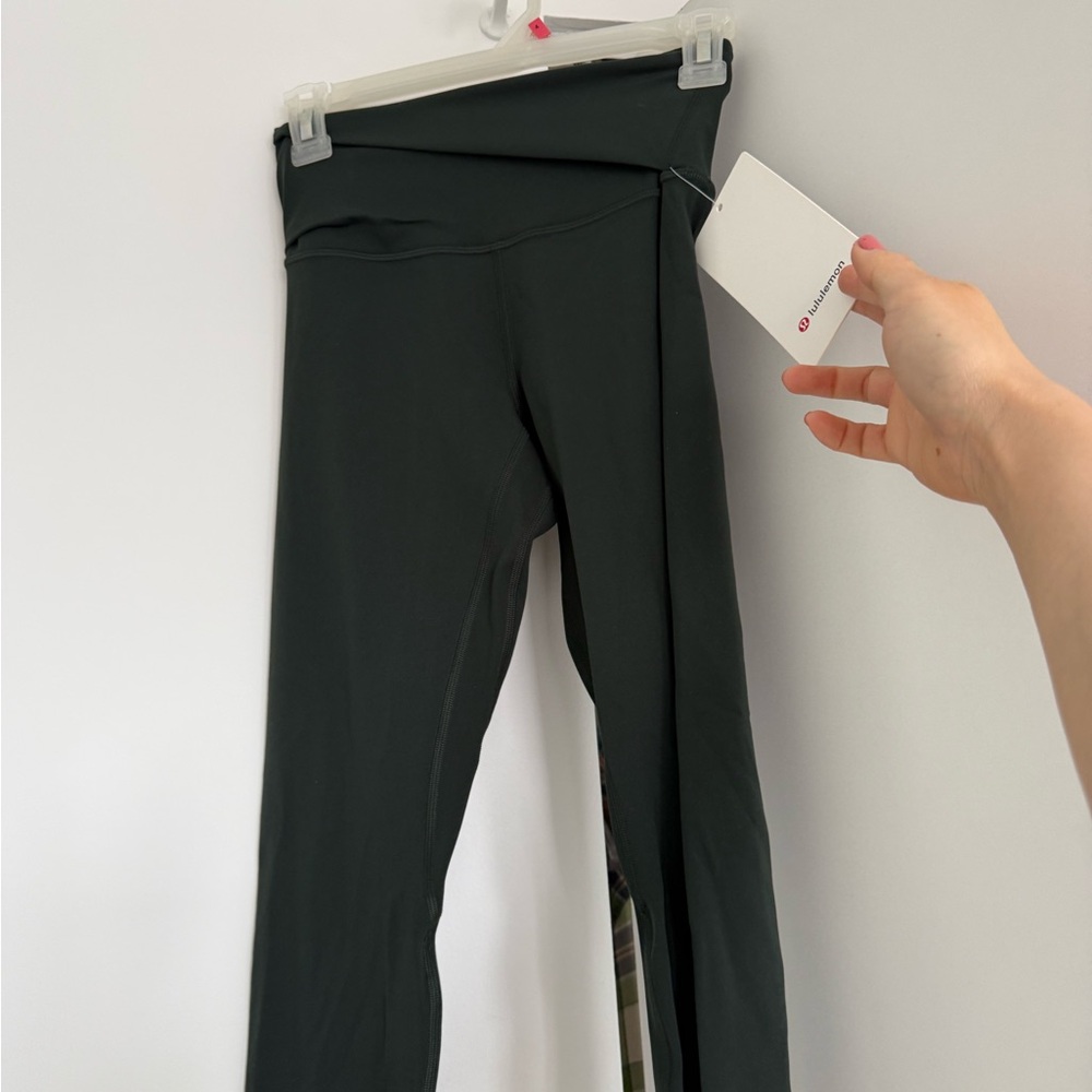 Lululemon Rainforest Green Twist-Waist Leggings